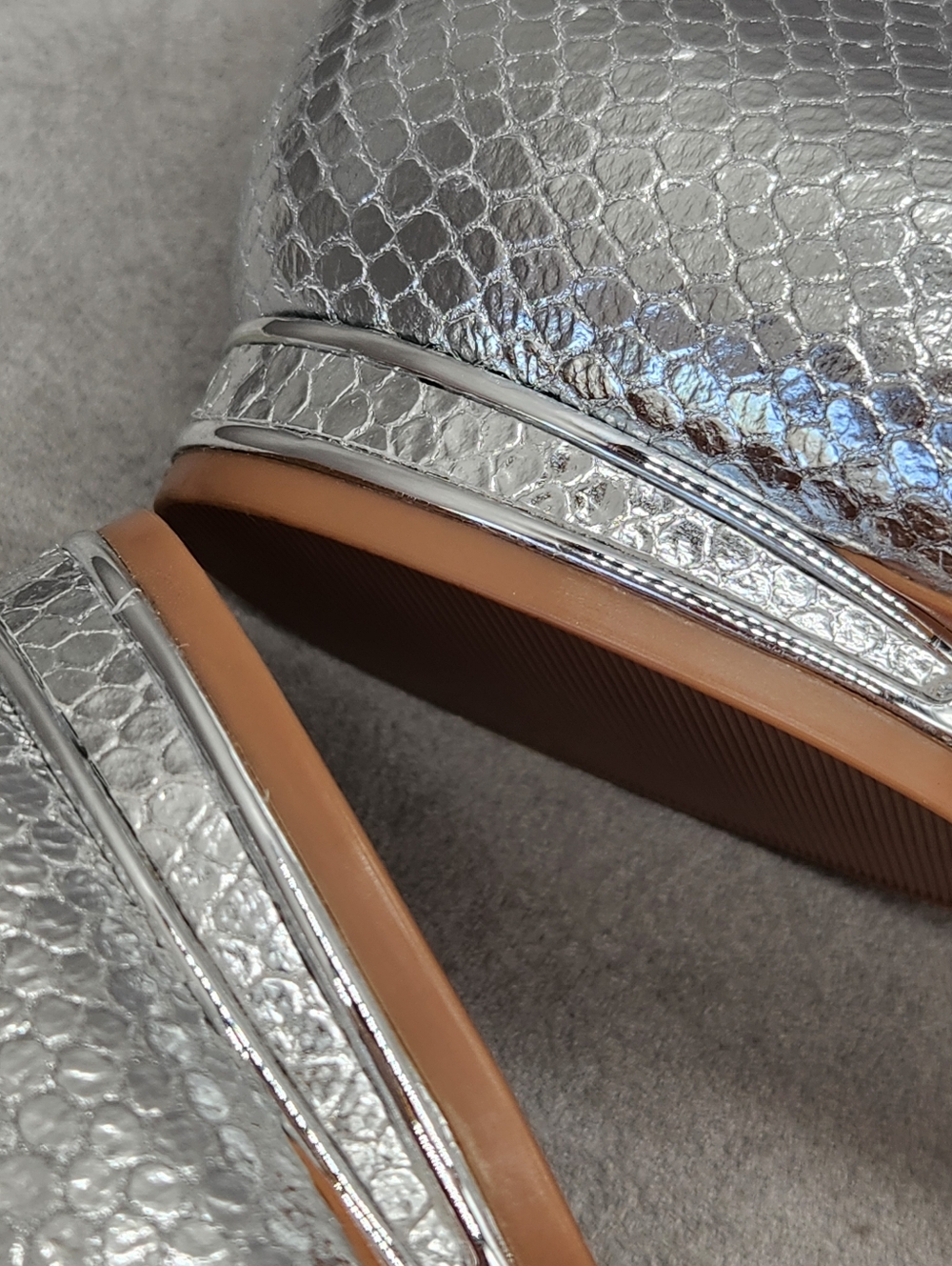 Naturalizer Flats 9.5 Wide Silver Snake Leather Havana Pointy Toe V-cut New $120 - Picture 11 of 14